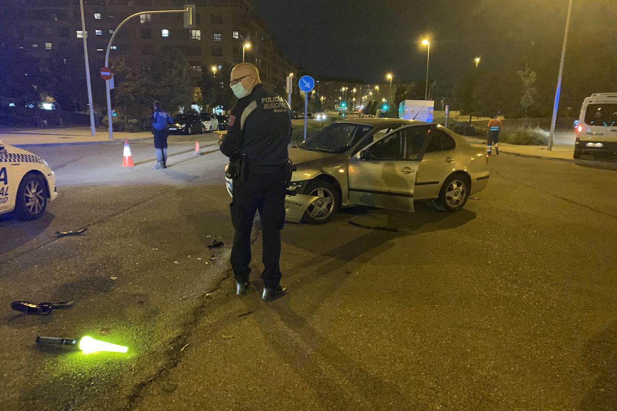 El accidente ocurrió con el choque entre una motocicleta y un turismo