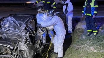 En el acto una mujer de unos 40 años ha resultado herida como consecuencia del impacto de un único vehículo implicado