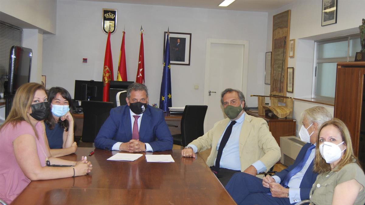 A raíz de un convenio firmado por el Ayuntamiento y la cámara de comercio