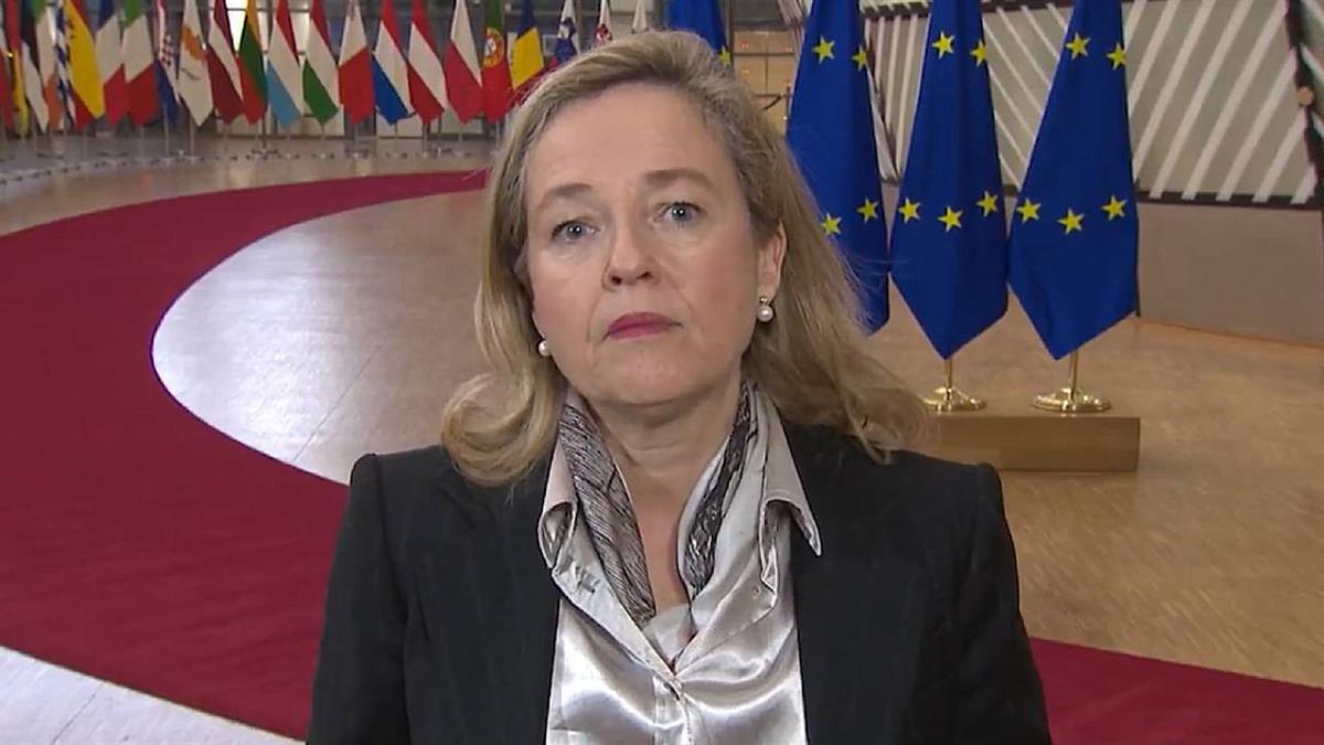 Nadia Calviño se muestra agradecida con aquellos que "están dándolo todo" en la catástrofe