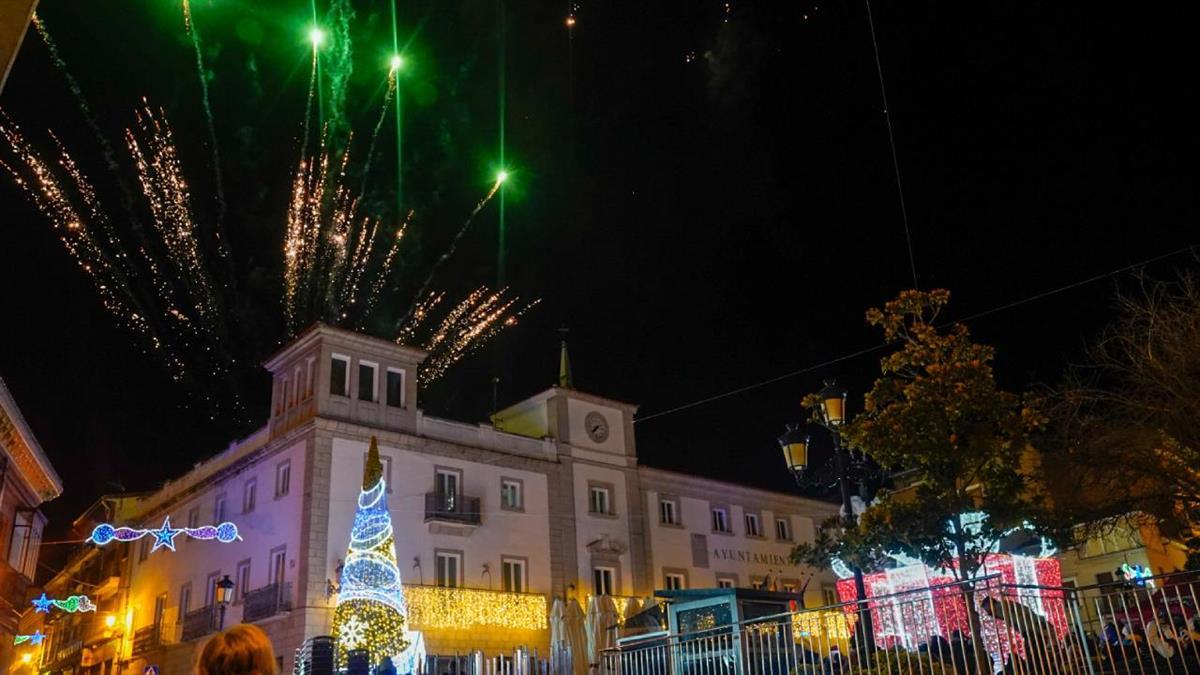 El encendido de las luces y un espectáculo de fuegos darán la bienvenida a estas fiestas