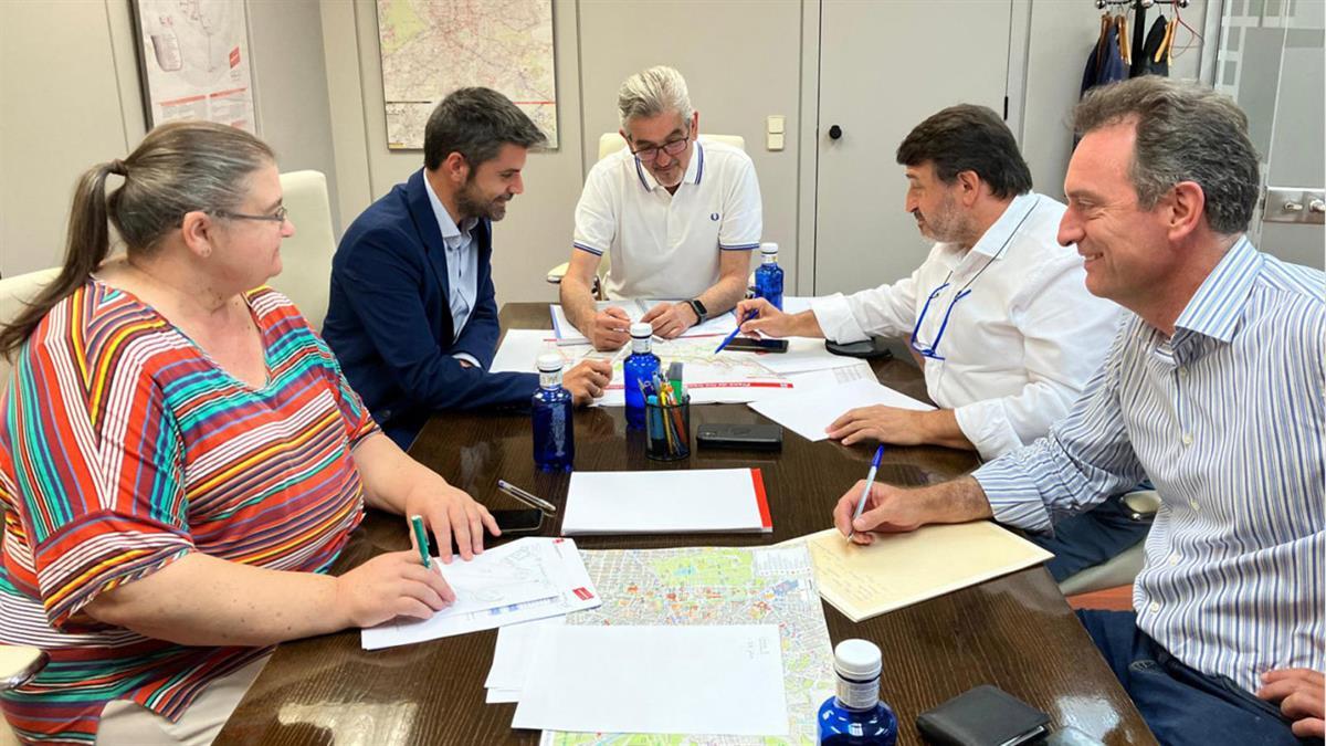 Jesús Muñoz se ha reunido con responsables del Consorcio Regional de Transportes 