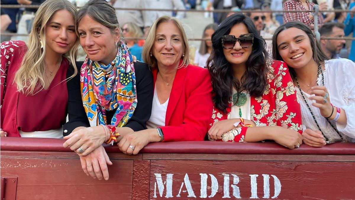 La portavoz del PP en Fuenlabrada asistió a la tercera de abono de San Isidro en la que toreó el fuenlabreño Francisco José Espada