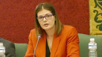 Parece que las subvenciones al club de Fútbol Femenino de su tío se han elevado considerablemente