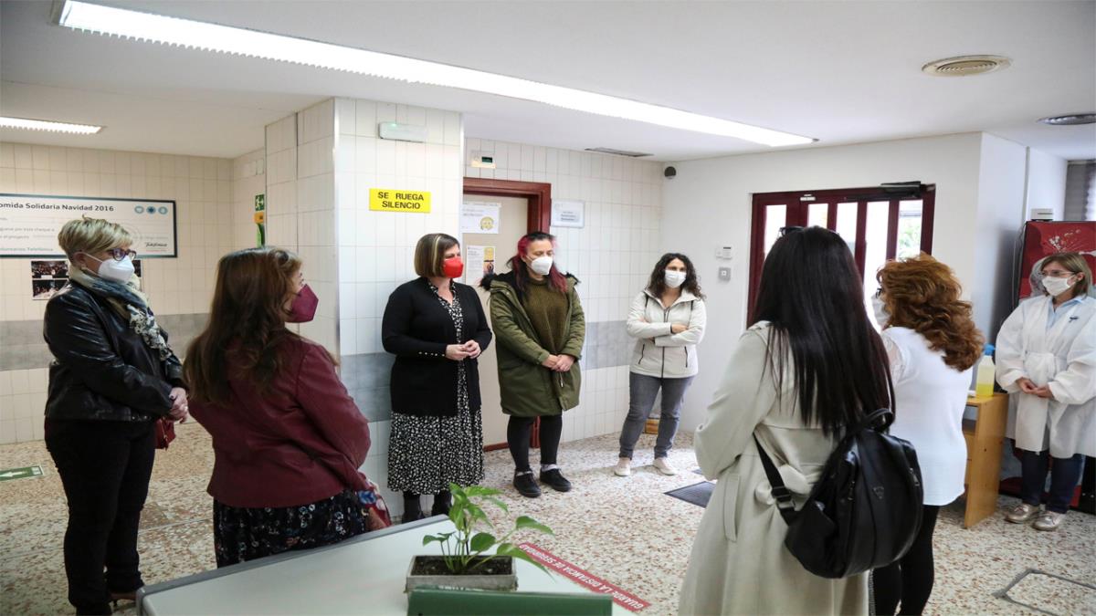 La alcaldesa ha agradecidos el trabajo de la asociación con los afectas de la enfermedad y los familiares