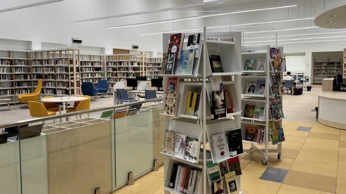 Las novedades se dividen en libros para adultos, narrativa, materias, libros juveniles e infantiles