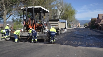 El Ayuntamiento completará los actuales planes de aceras y asfalto con dos nuevas actuaciones en 2026 
