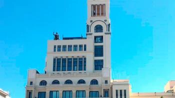 El edificio es obra de Antonio Palacios, inaugurado en 1926