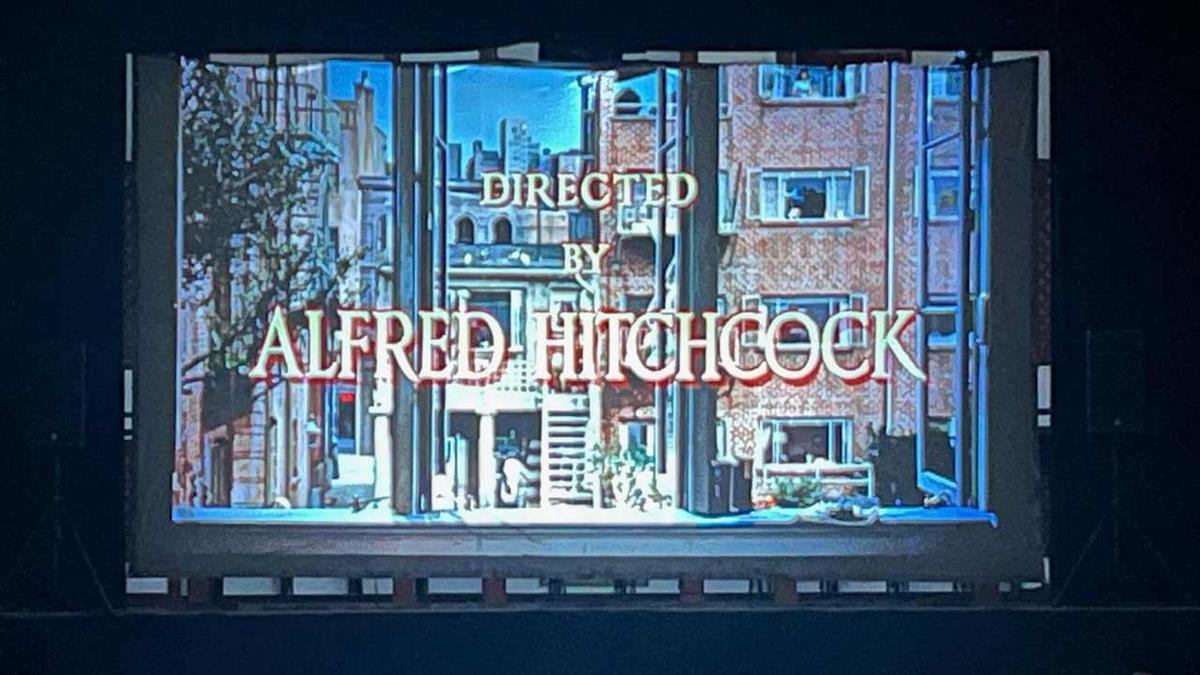 Comienza el cine de verano del distrito