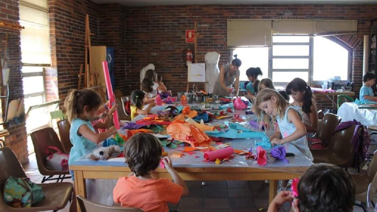 Arranca la Escuela de Verano de Enseñanzas Artísticas para menores de 3 a 16 años