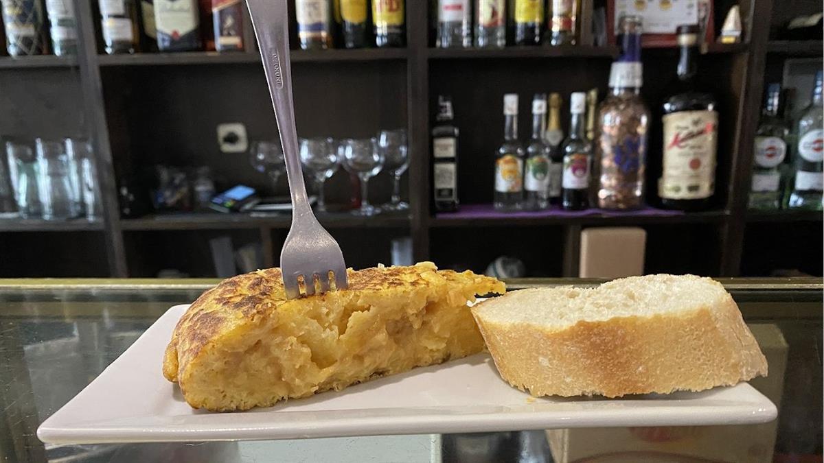 Se celebra entre el 6 y el 9 de marzo, coincidiendo con la Fiesta de Santa Juana más conocida como el Día de la Tortilla