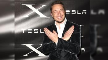 Elon Musk ha hecho oficial el cambio de identidad de la red social que ahora será X