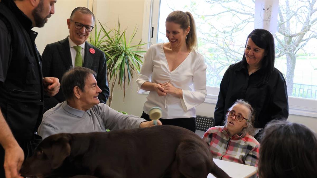 El ejecutivo regional mantiene un convenio con la asociación para la realización de prácticas profesionales 