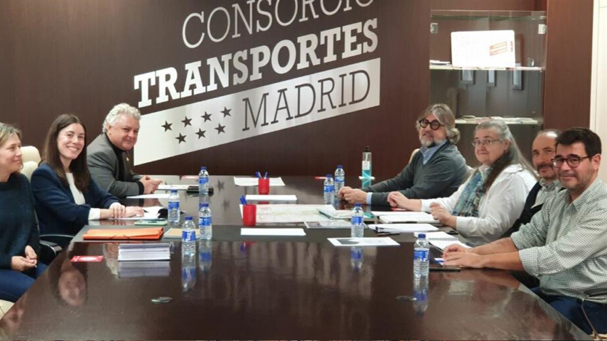 El Ayuntamiento se reúne con el director gerente del Consorcio Regional de Transportes