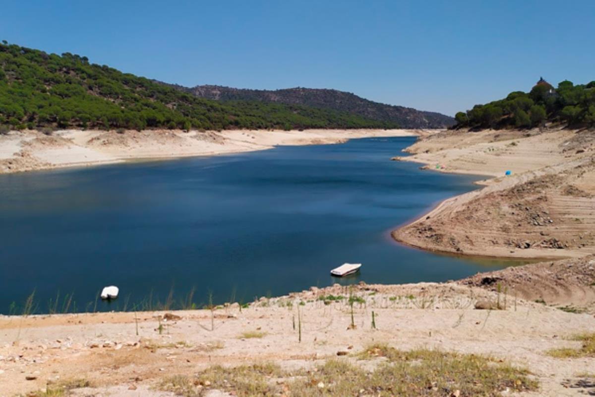 La Comunidad mantendrá algunas restricciones y limitaciones en piscinas naturales y zonas de baño
