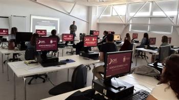 El Ayuntamiento impulsa nuevos itinerarios gratuitos para personas desempleadas de larga duración, con discapacidad y colectivos vulnerables, con opción a beca y acompañamiento personalizado