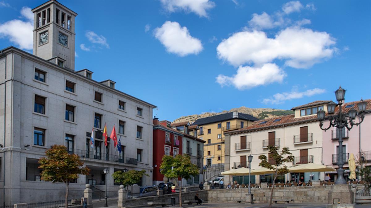 La oficina ofrecerá información los miércoles en el polideportivo Zaburdón