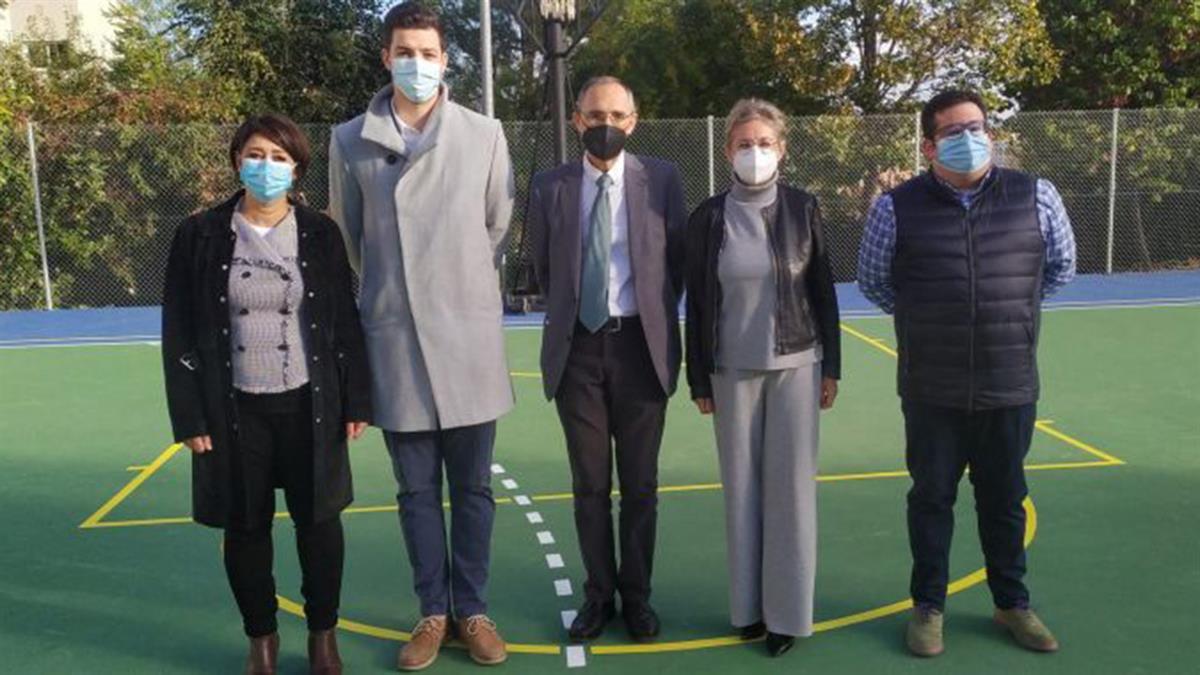 Con ocasión de la inauguración de una pista deportiva