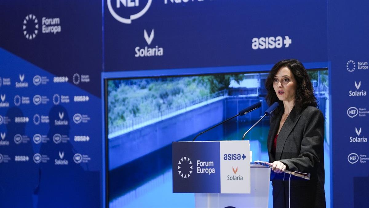 La presidenta asegura que beneficiará a 2,9 millones de contribuyentes que pagarán una media de 635 euros menos que un ciudadano catalán