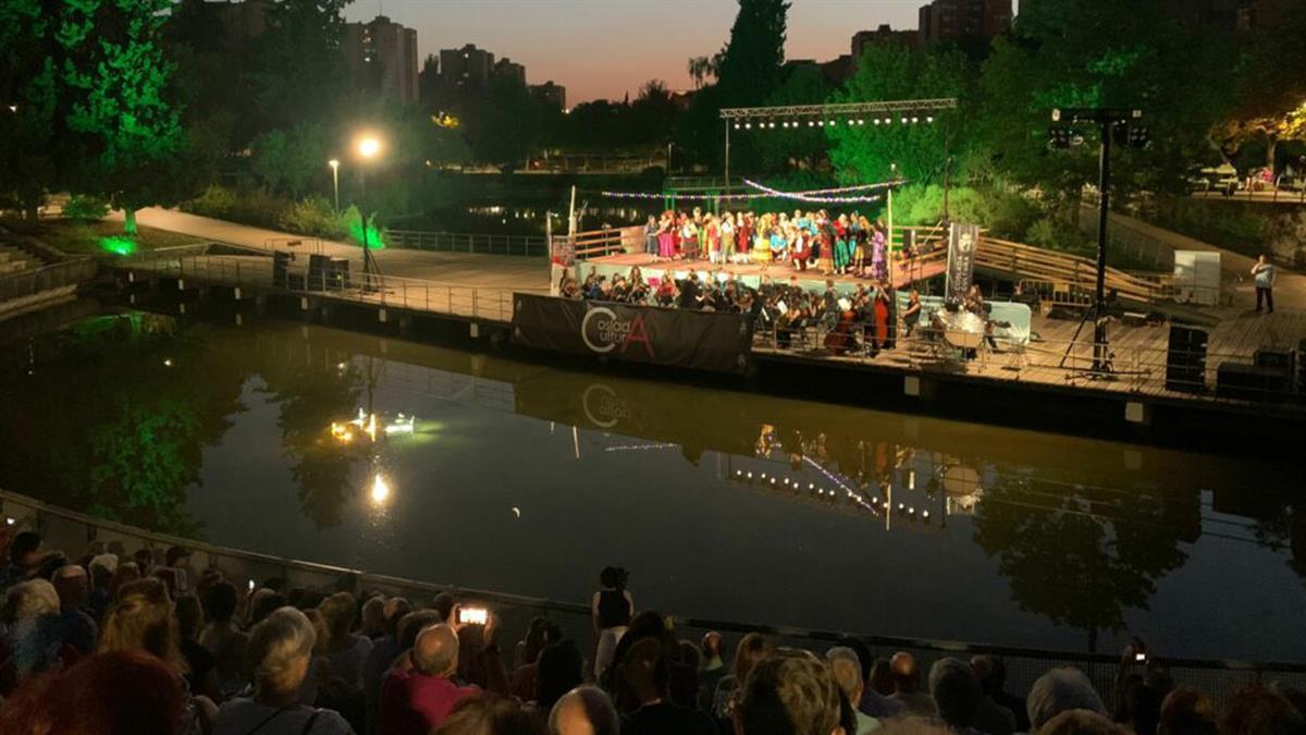 Todos los cosladeños tenemos una cita (gratuita) a las 22:00 horas 