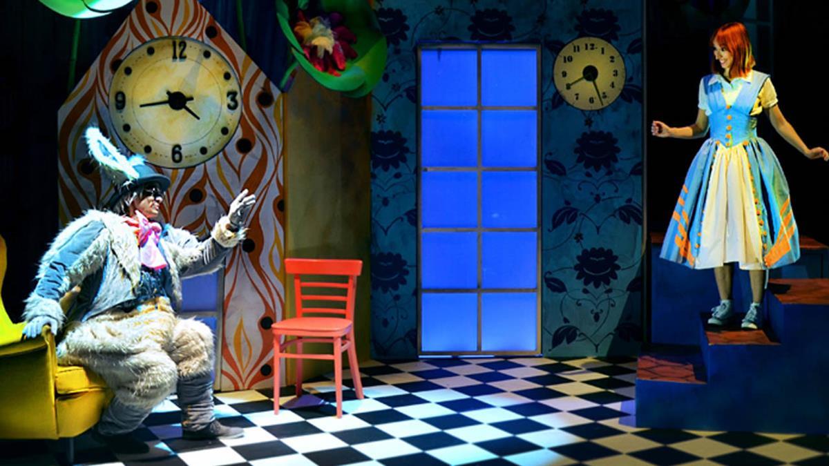 El bailaor Antonio Canales, la actriz Diana Palazón y los actores Pere Ponce y Pedro Casablanc, protagonistas en obras como “Los pazos de Ulloa” y “Torquemada”, entre los artistas que se subirán a las tablas de este teatro municipal