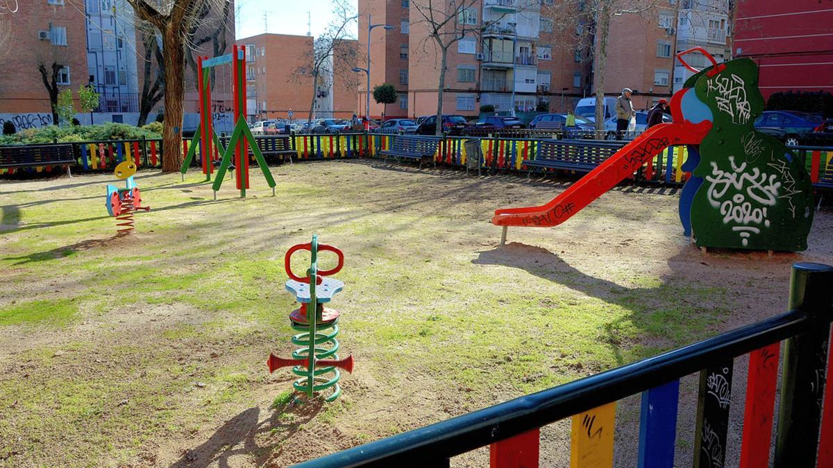 Se han instalado en la avenida de Móstoles, la plaza del Molar y la calle Sierra de Albarracín