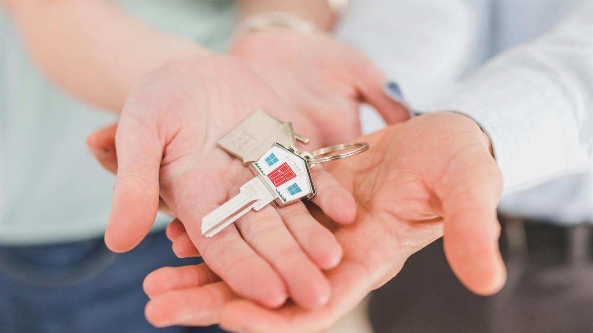 La Comunidad de Madrid abre el plazo el 4 de noviembre para jóvenes, familias vulnerables y mayores de 65 años