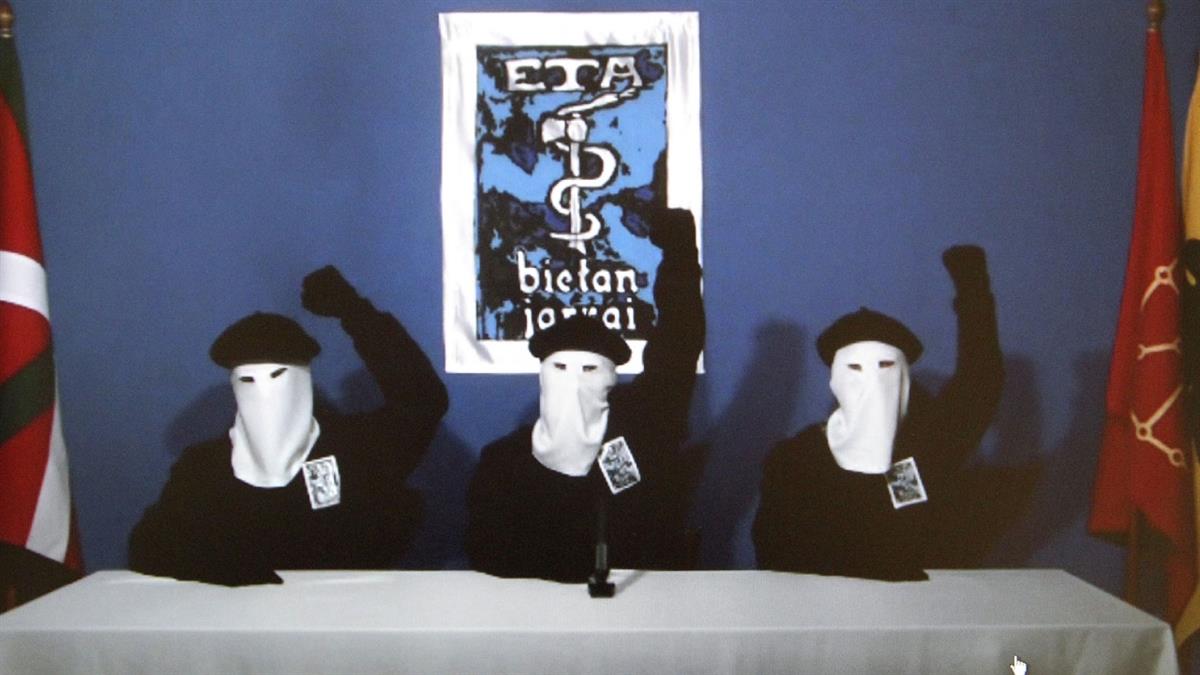 El Supremo manda a prisión a cuatro miembros del frente jurídico