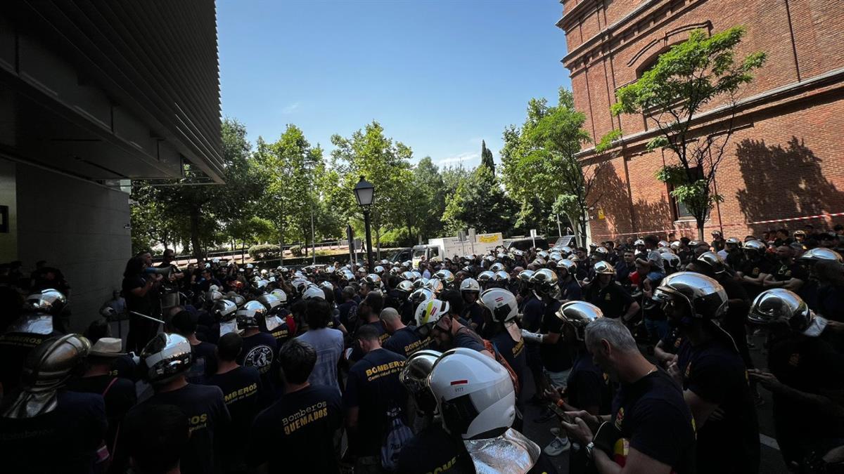 El Gobierno regional y los representantes sindicales han firmado el preacuerdo que regirá dichas condiciones