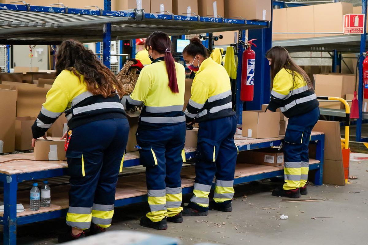 Una campaña puesta en marcha por el Ayuntamiento bajo el lema 'Vamos Torrejón, juntos nos ayudamos'