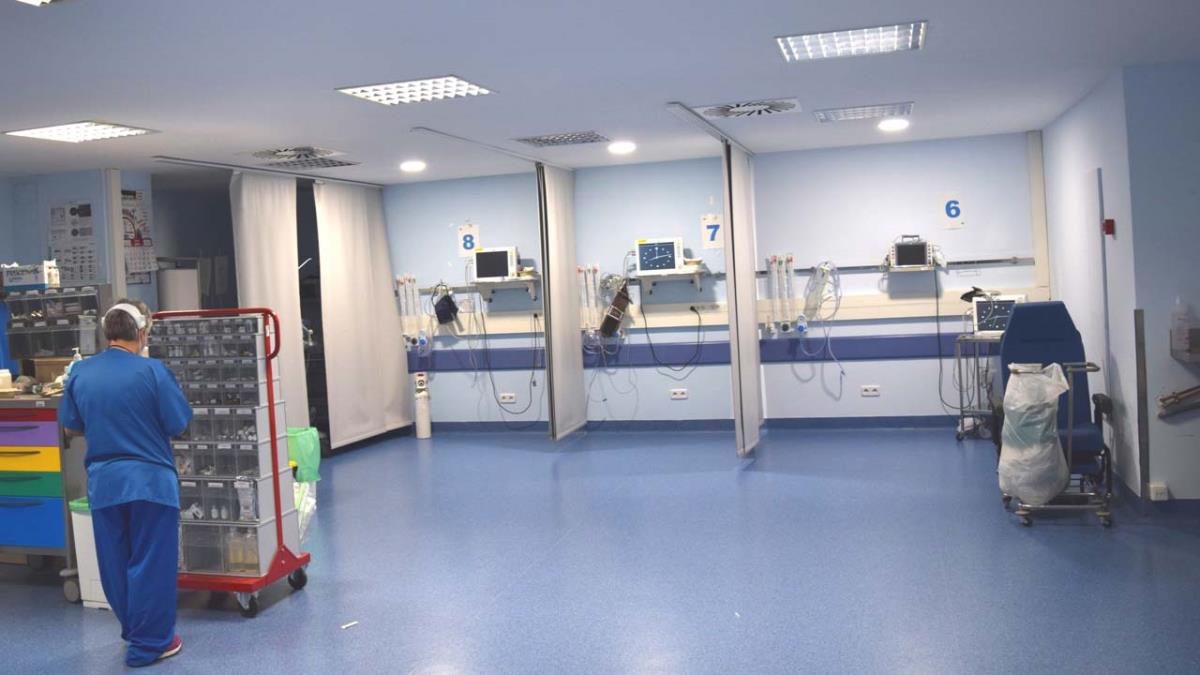 El Hospital Príncipe de Asturias habilita nueve puestos más de reanimación post anestésica