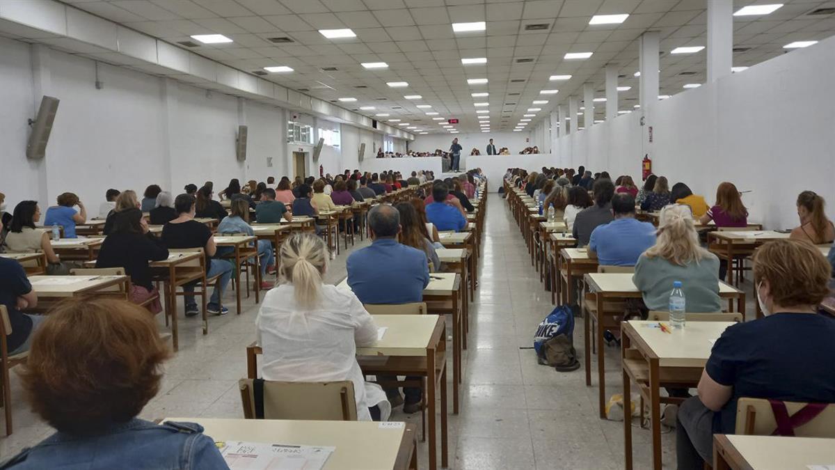 Más de 400 personas se presentan a los exámenes para trabajar en el Ayuntamiento