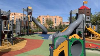 Se han inaugurado nuevas áreas de juego accesible en la zona verde creada en esta zona del distrito de Hortaleza 