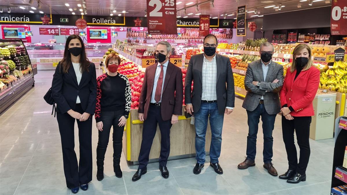 El establecimiento genera 49 puestos de trabajo para dar servicio en sus más de 1.200m2 de local