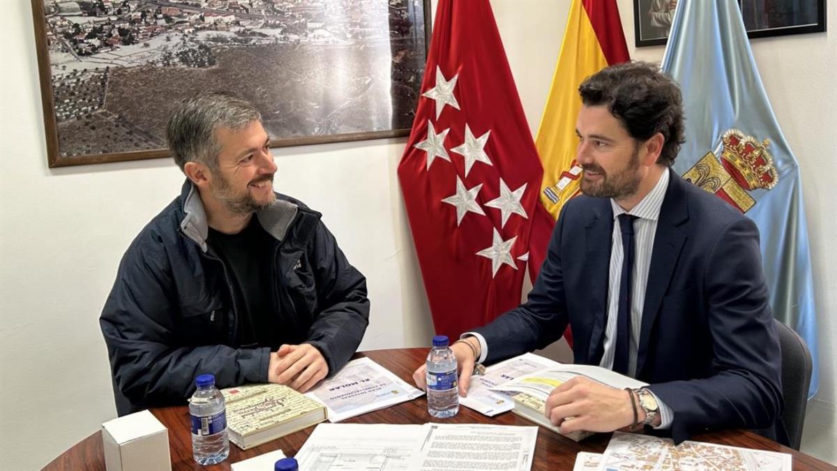 El Gobierno regional construirá un nuevo centro cultural y cubrirá la pista del polideportivo de uno de sus colegios