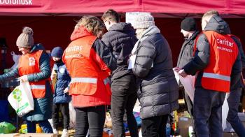 Gracias a un acuerdo de colaboración entre las dos entidades convertirán la antigua escuela infantil de la Parroquia de Zarzaquemada en un Centro de Acogida