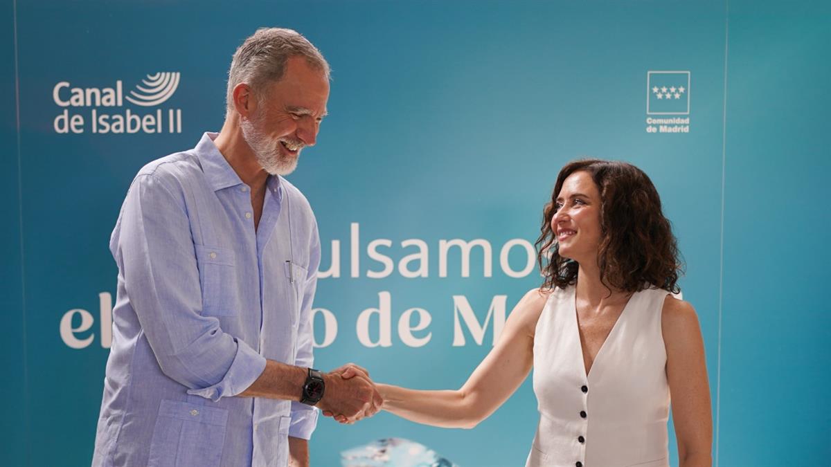 El Rey Felipe VI y Ayuso inauguran un complejo pionero para la autosuficiencia energética