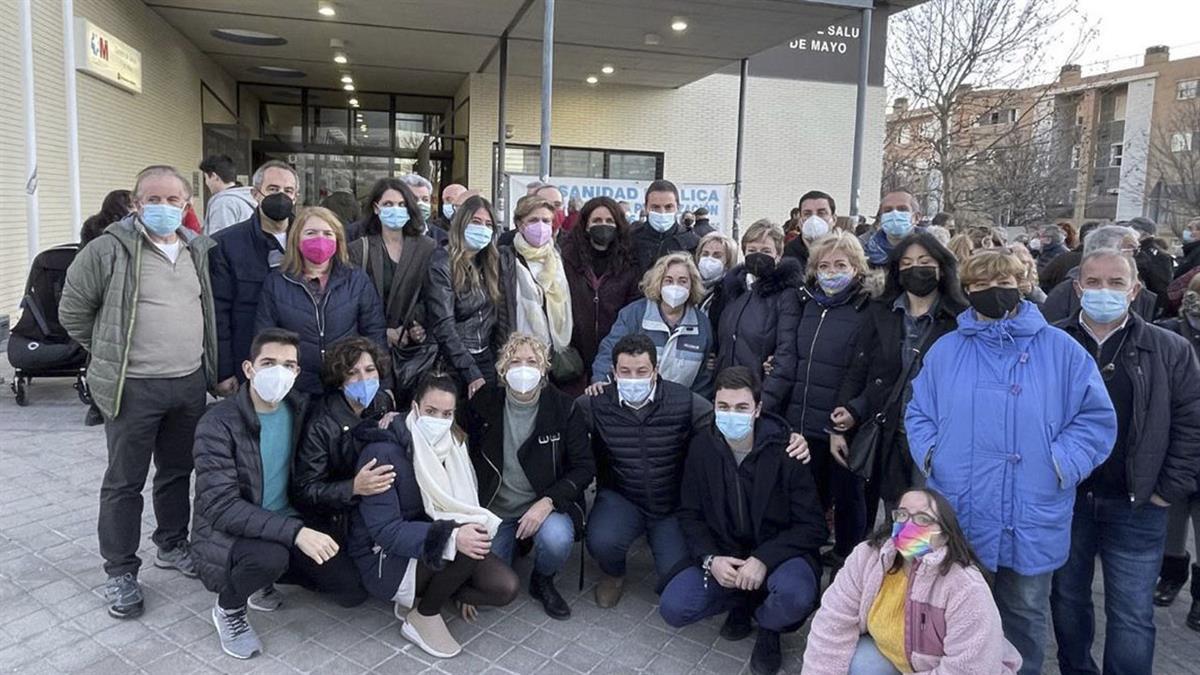 El secretario general del PSOE-M se une a la ciudad para reclamar mayor inversión en Atención Primaria