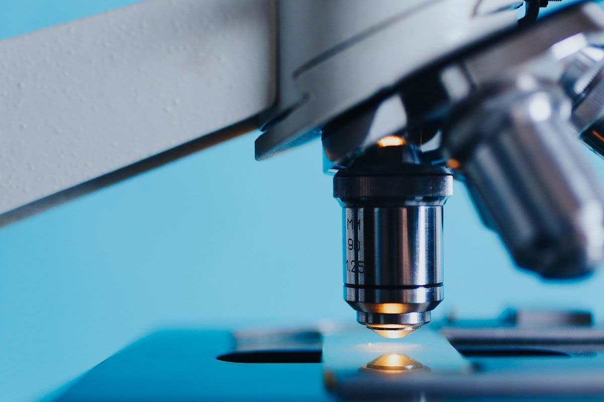 Ambas entidades crearán la Cátedra de Investigación de Sistemas Inteligentes para la Automatización de Procesos Farmacéuticos