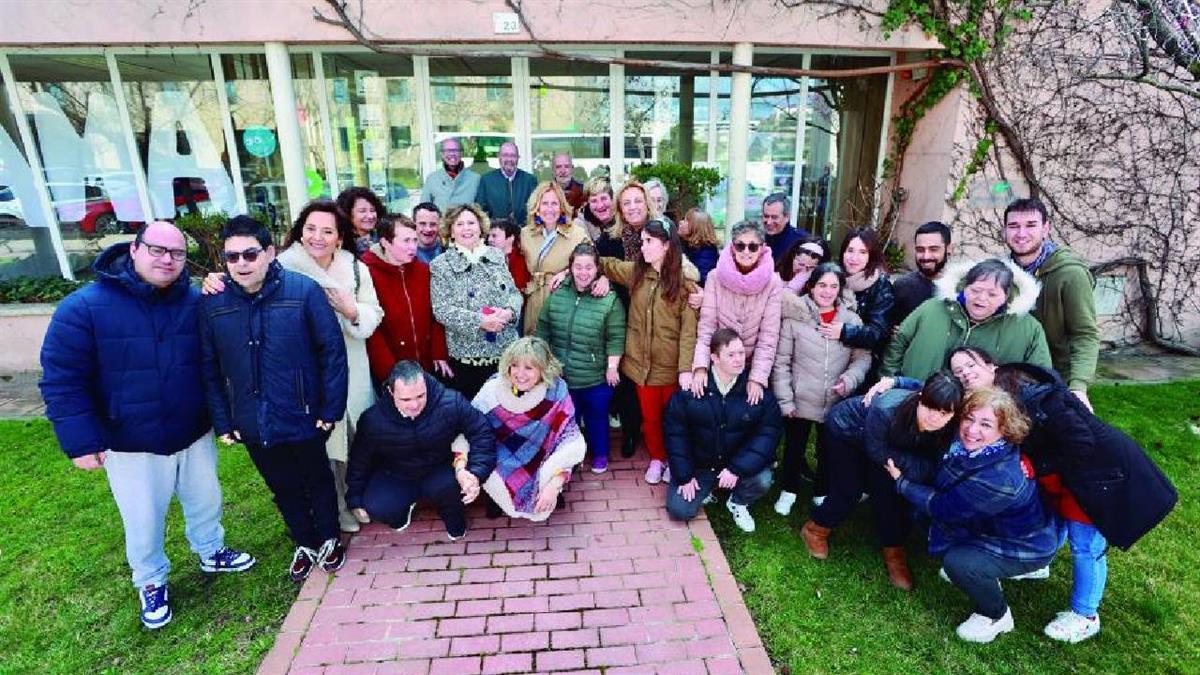 El nuevo local será destinado, fundamentalmente, para la puesta en marcha del proyecto de la asociación Apama "Invirtiendo el orden"