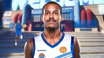 Alex Renfroe firma hasta el final de la presente campaña 