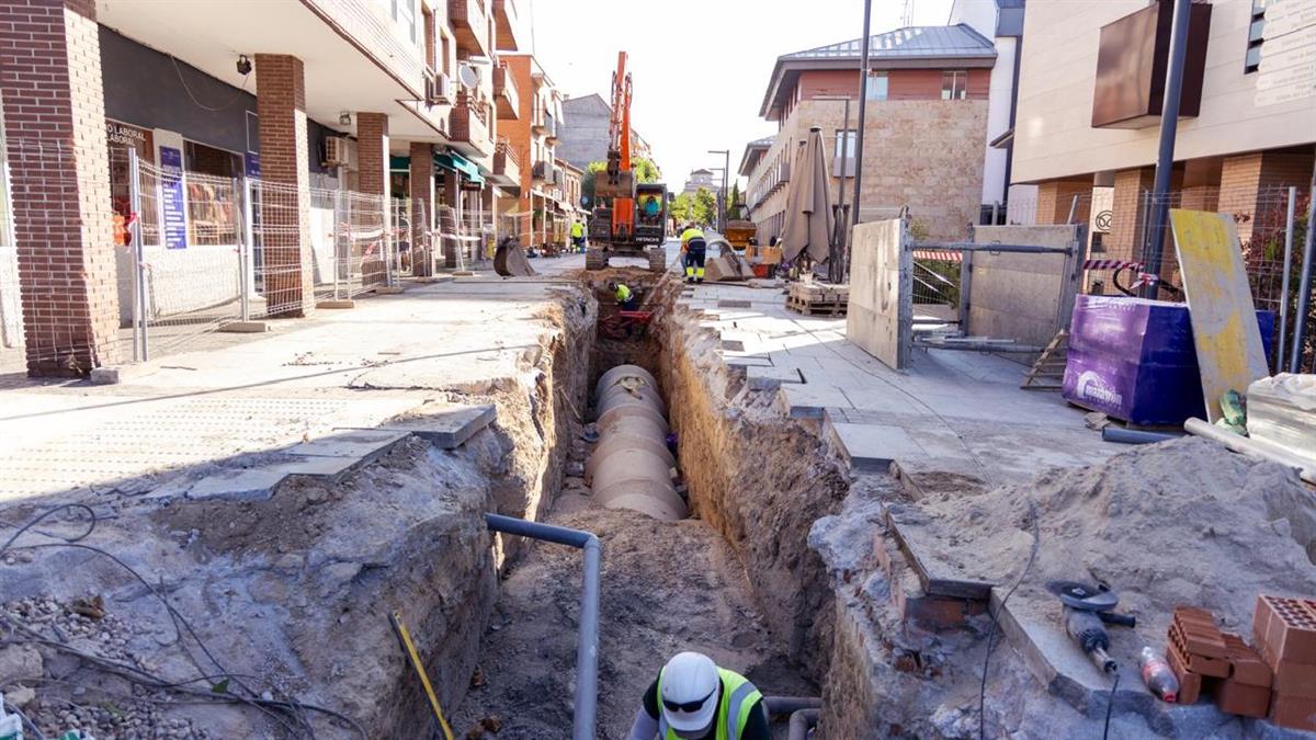 Avanza la remodelación del casco histórico, con la obra del nuevo colector de saneamiento
