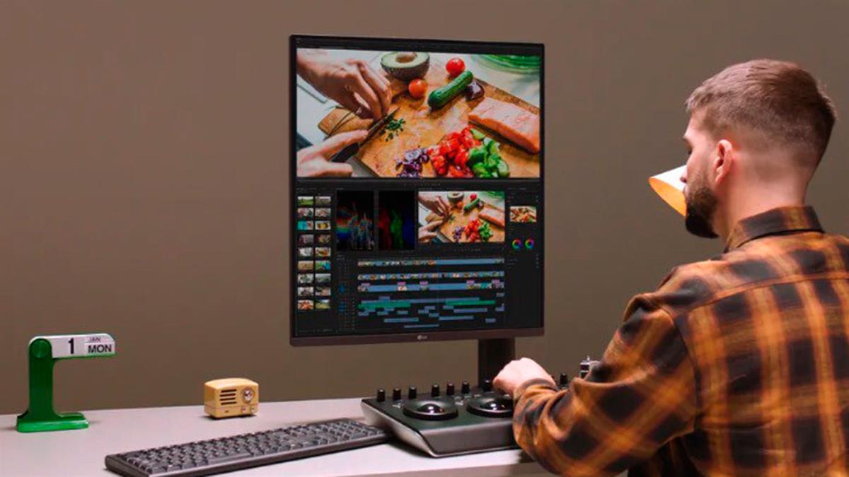 La compañía lanzará un modelo que pretende aunar el doble monitor en uno para disminuir la tensión y molestias a la hora de trabajar