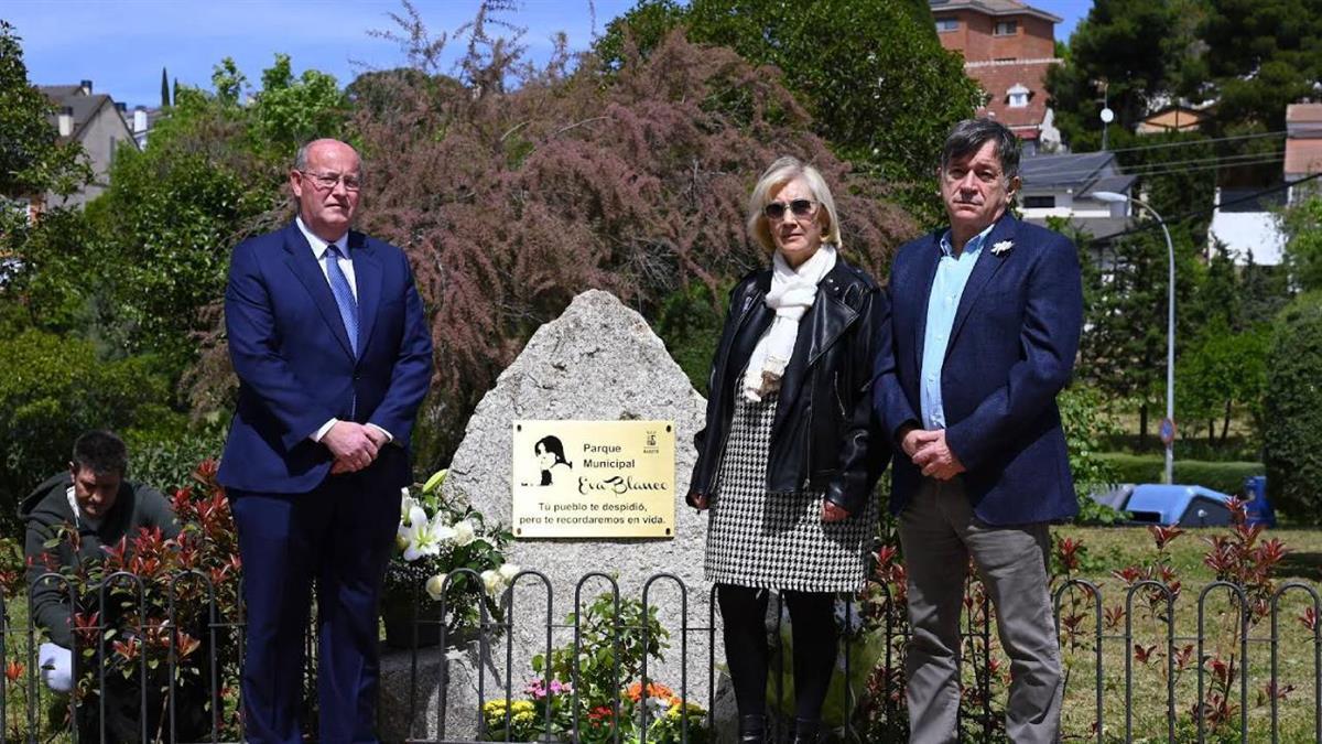 Se ha descubierto la nueva placa en su memoria 