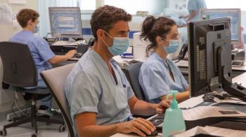 A los pacientes se les ofrece en consulta la posibilidad de conocer y registrarse en una plataforma, que permite mejorar la asistencia telemática