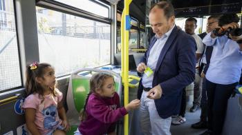 Está dirigido a escolares de primaria de los 21 distritos de la ciudad