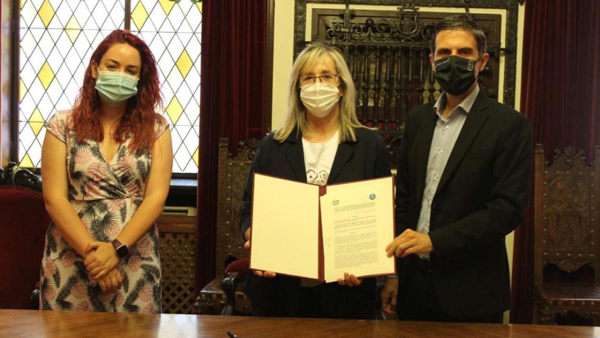 El Ayuntamiento complutense firma un acuerdo con la Asociación de familias de personas con un diagnóstico de Trastorno del Espectro Autista