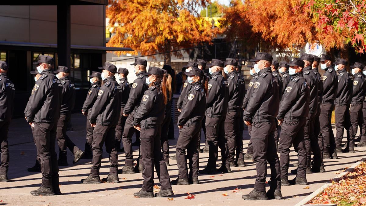 El comisario Antonio Zapata organizó una visita guiada por las instalaciones del Edificio de Seguridad Ciudadana