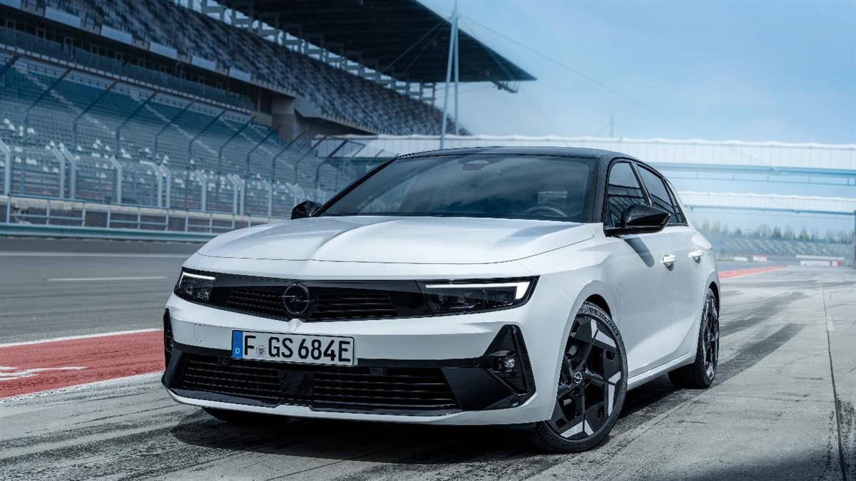 La marca desvela los nuevos Astra GSe y Astra Sports Tourer GSe