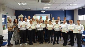 Los participantes del curso de camareros comienzan sus prácticas en diversos restaurantes locales